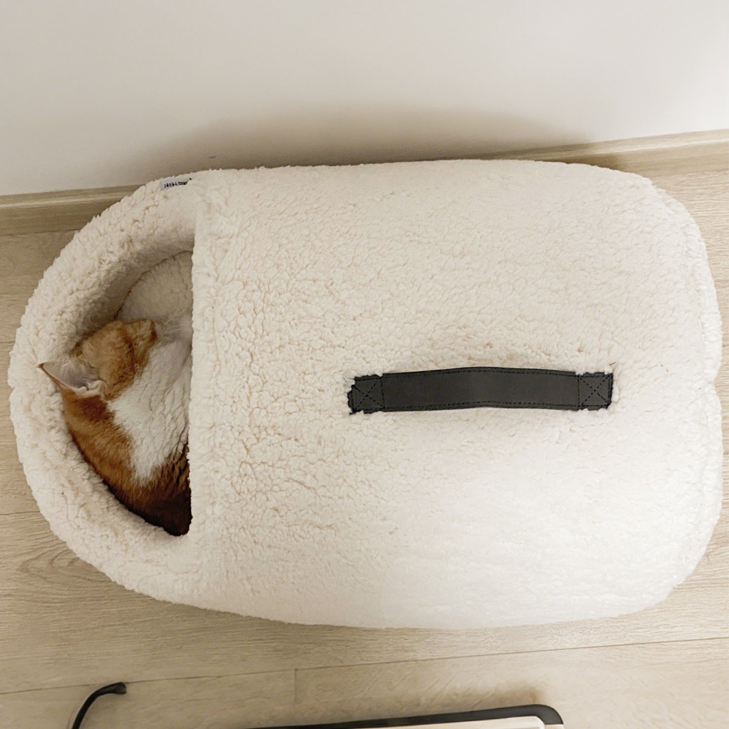 Lamb Wool Cat Bed
